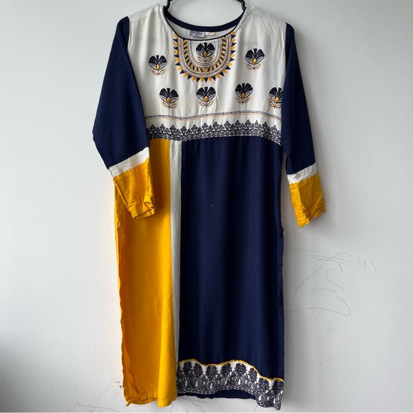Blue & yellow embroidery blouse - Picture 1 of 10